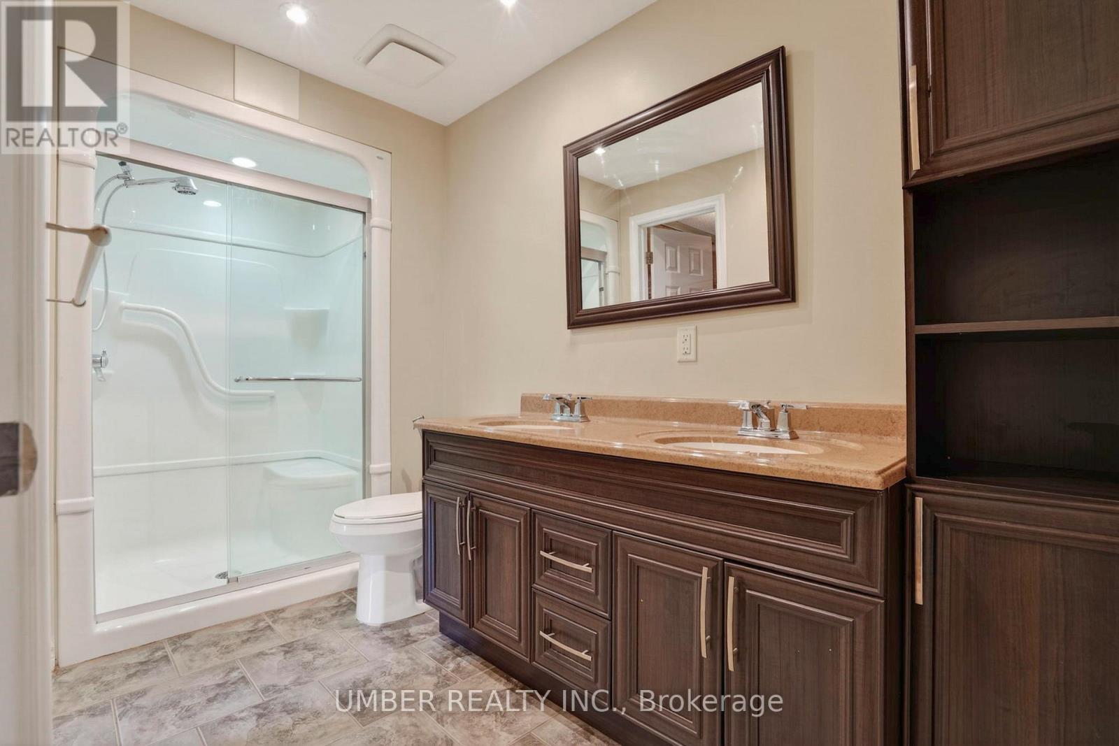 258 Anglehart Avenue, Ottawa, Ontario  K1E 2V9 - Photo 31 - X13240924