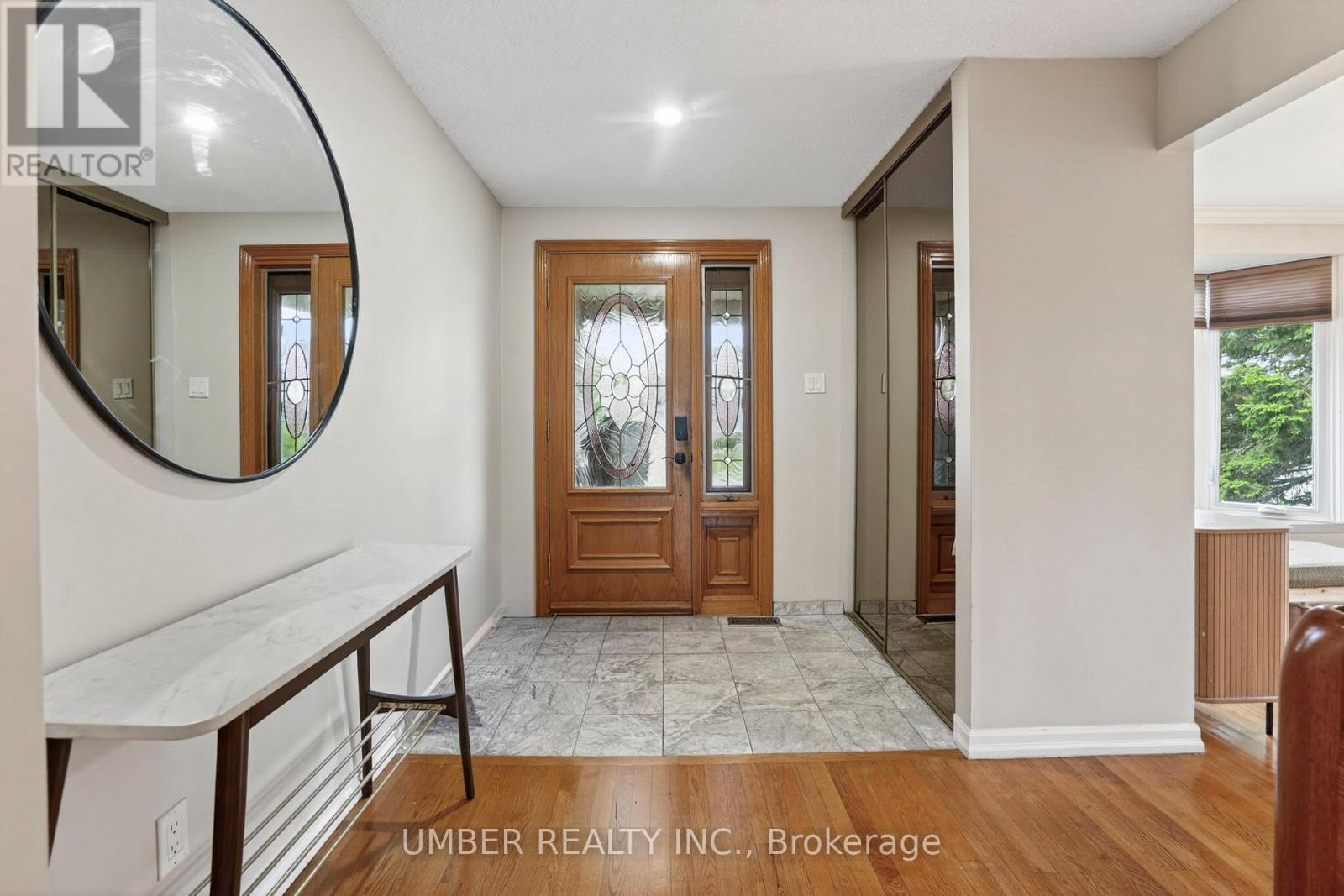 258 Anglehart Avenue, Ottawa, Ontario  K1E 2V9 - Photo 4 - X13240924