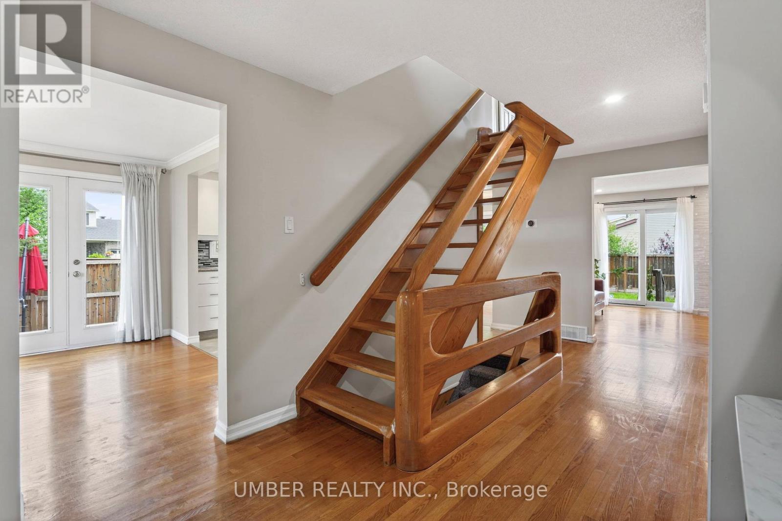 258 Anglehart Avenue, Ottawa, Ontario  K1E 2V9 - Photo 5 - X13240924