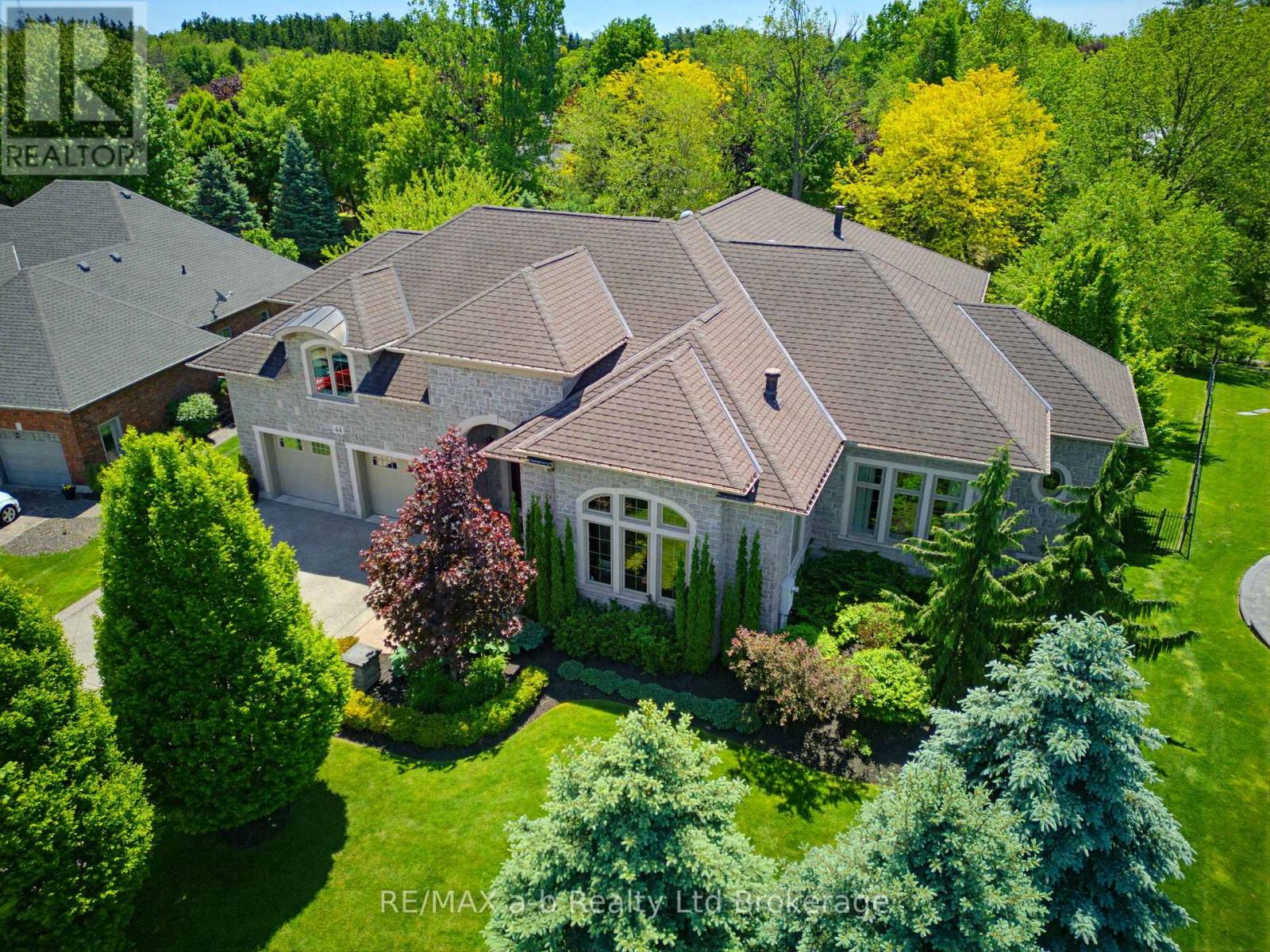44 Yeager Avenue, Simcoe, Norfolk photo number 2