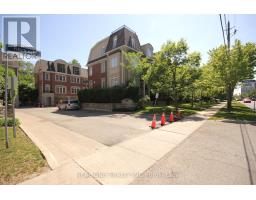 7 SLINGSBY LANE, Toronto, Ontario
