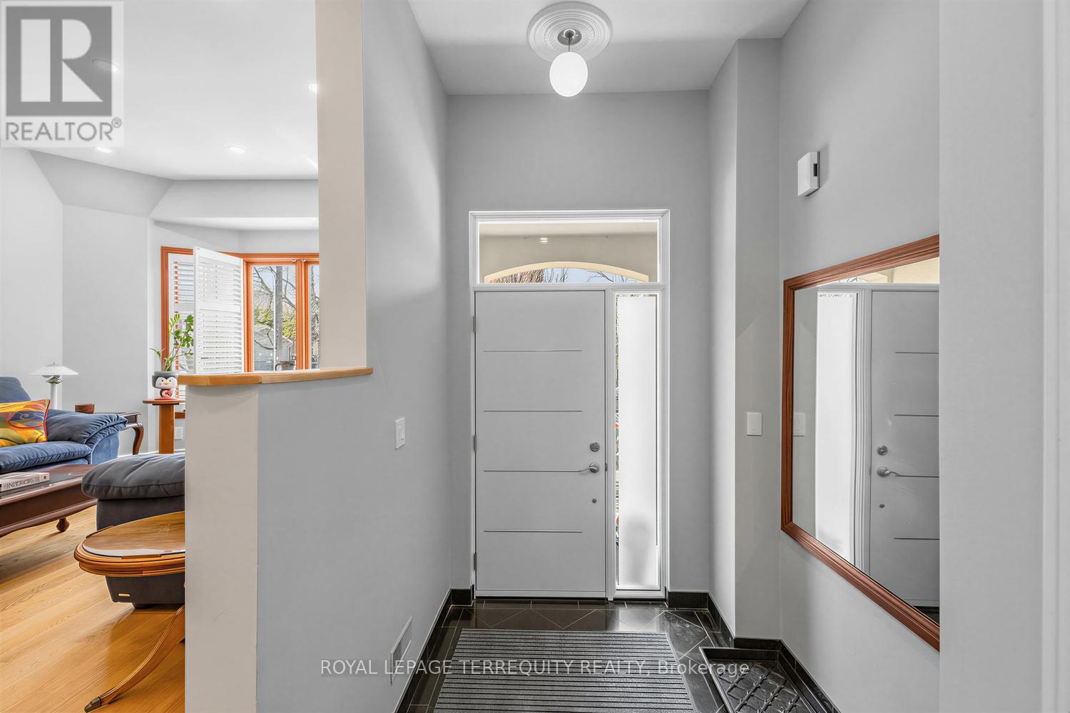 21 Hadley Road, Toronto, Ontario  M4S 2N8 - Photo 3 - C13240826
