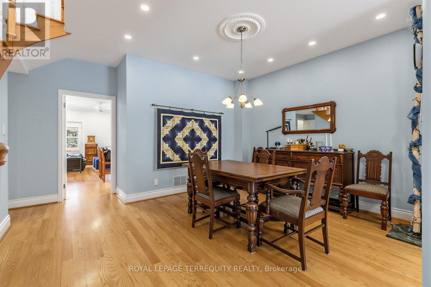 21 Hadley Road, Toronto, Ontario  M4S 2N8 - Photo 7 - C13240826