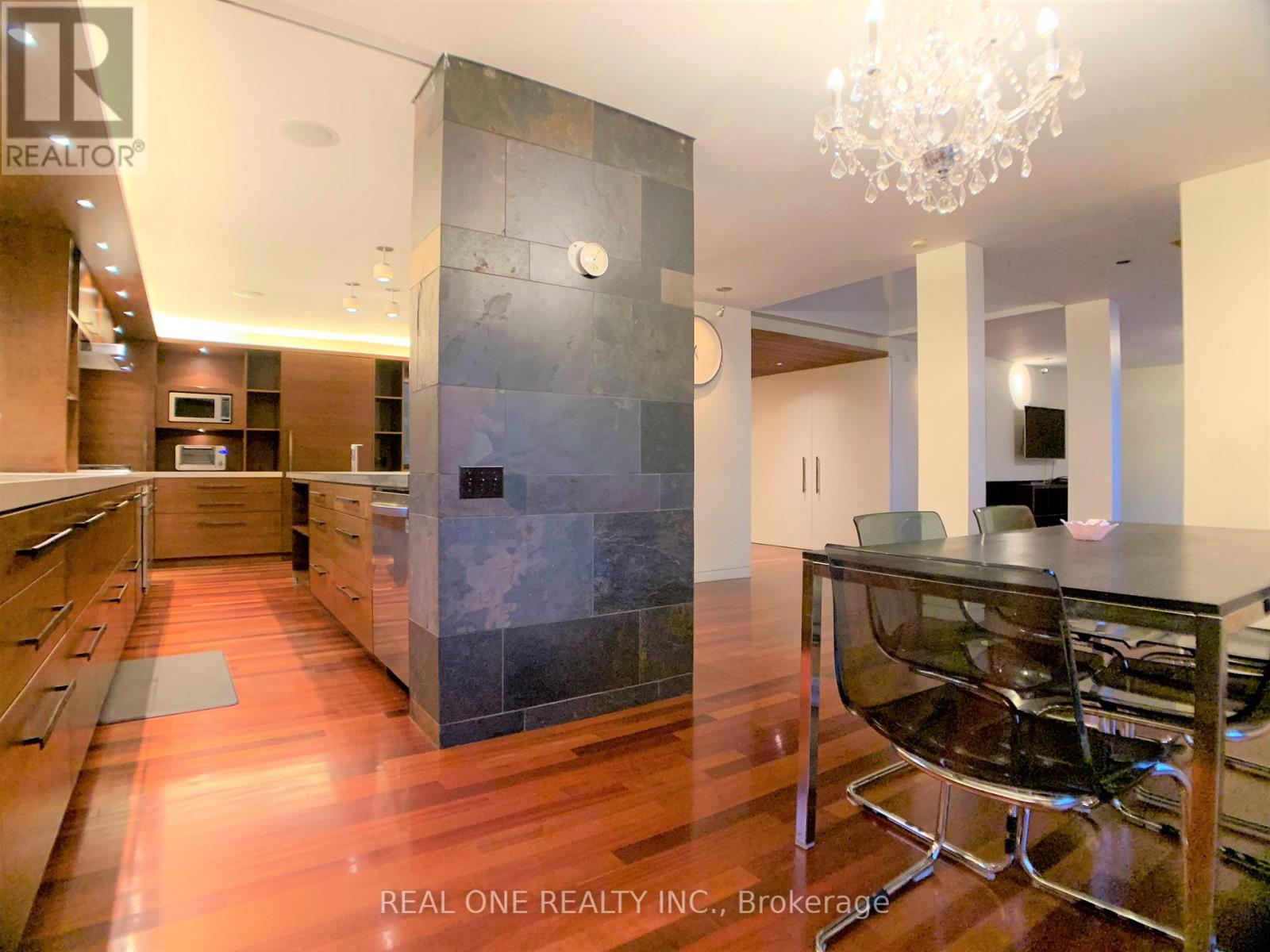 5 Dunlace Drive, Toronto, Ontario  M2L 2R8 - Photo 14 - C13240864