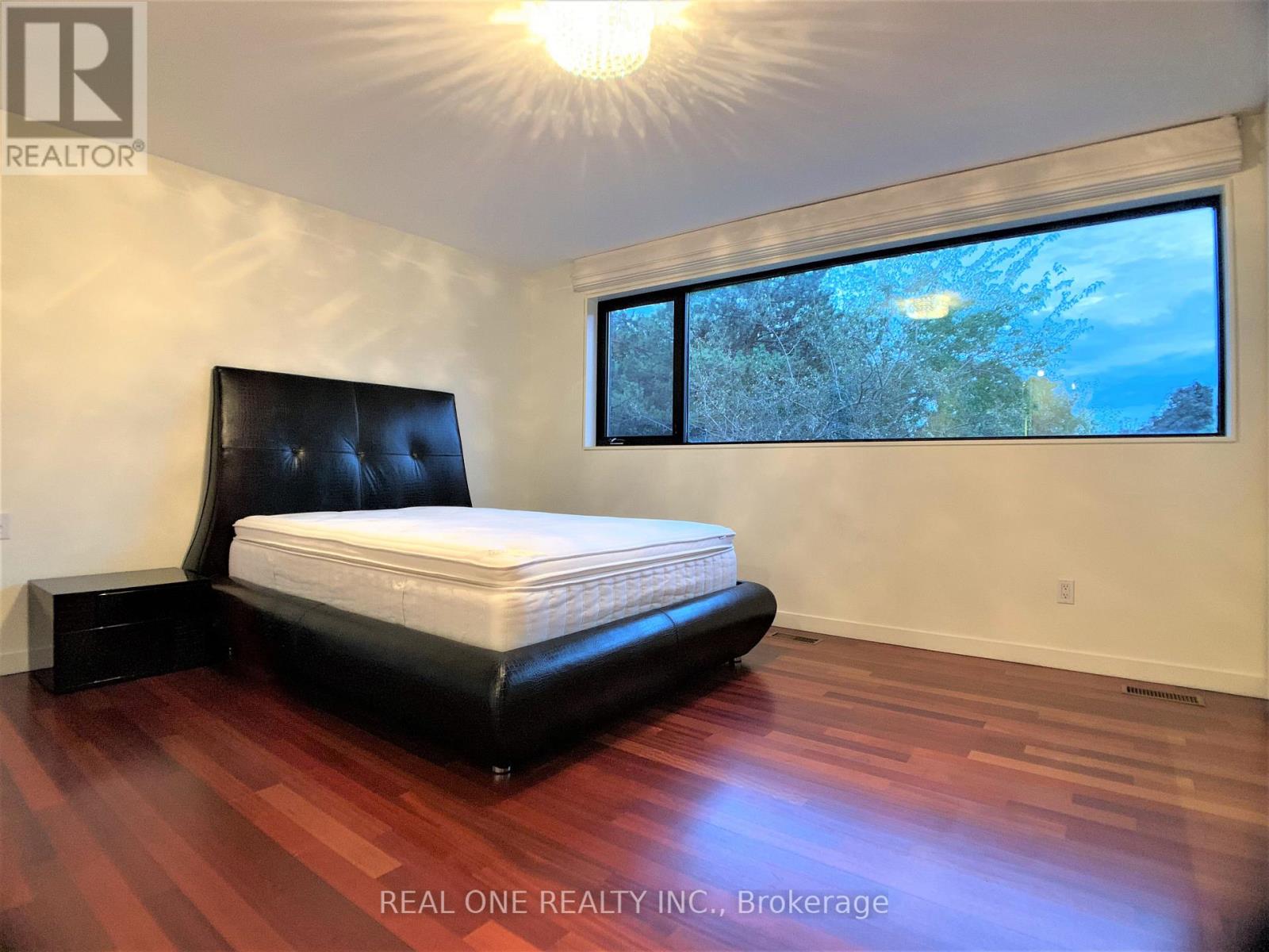 5 Dunlace Drive, Toronto, Ontario  M2L 2R8 - Photo 16 - C13240864