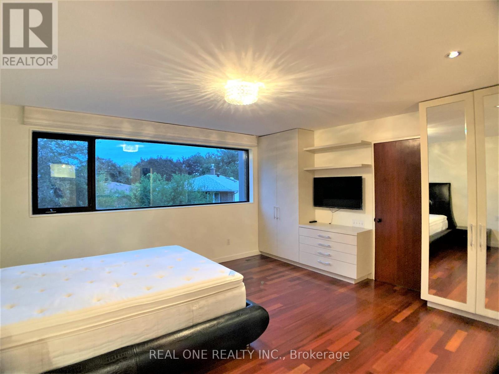 5 Dunlace Drive, Toronto, Ontario  M2L 2R8 - Photo 17 - C13240864