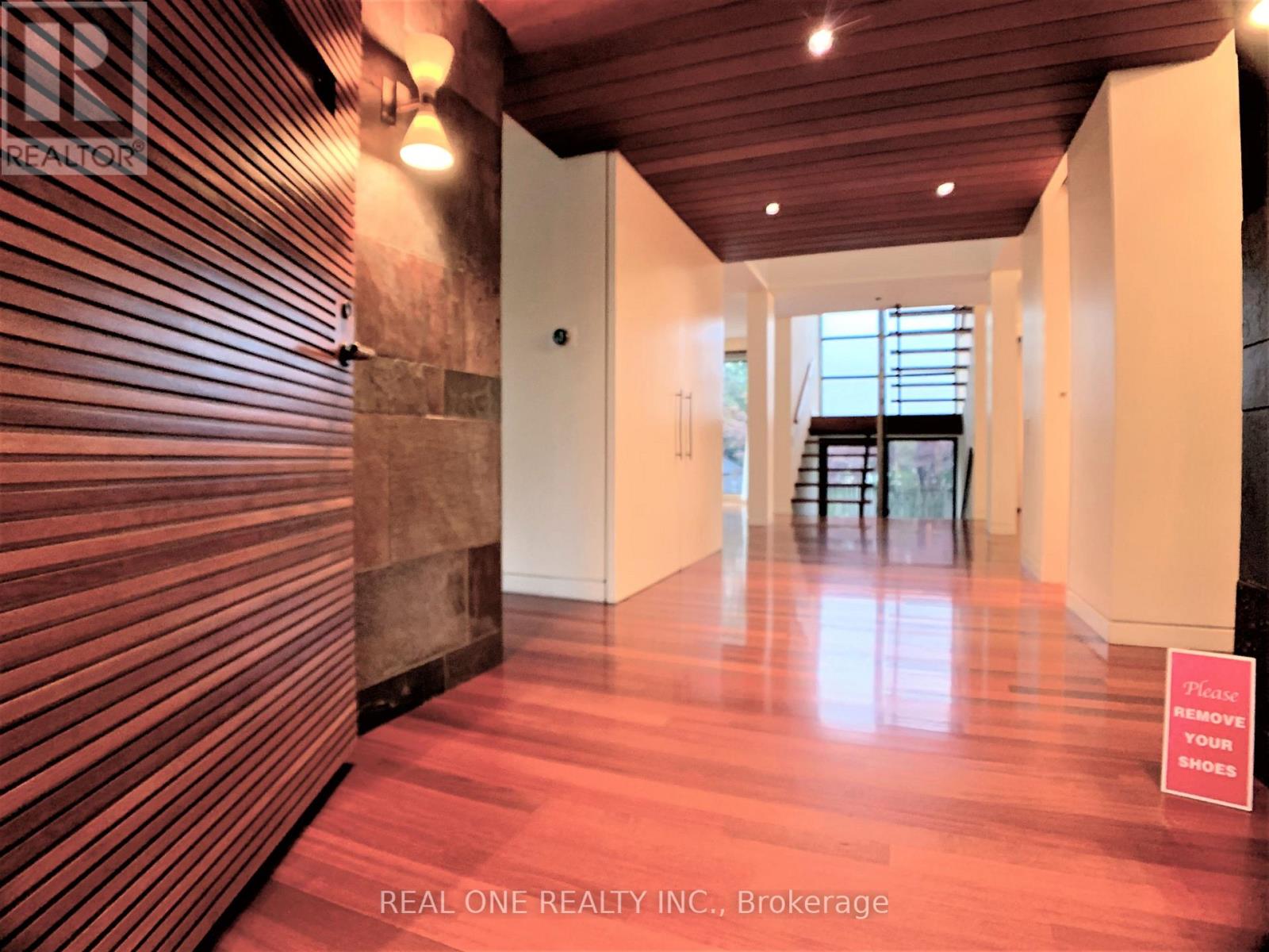 5 Dunlace Drive, Toronto, Ontario  M2L 2R8 - Photo 3 - C13240864