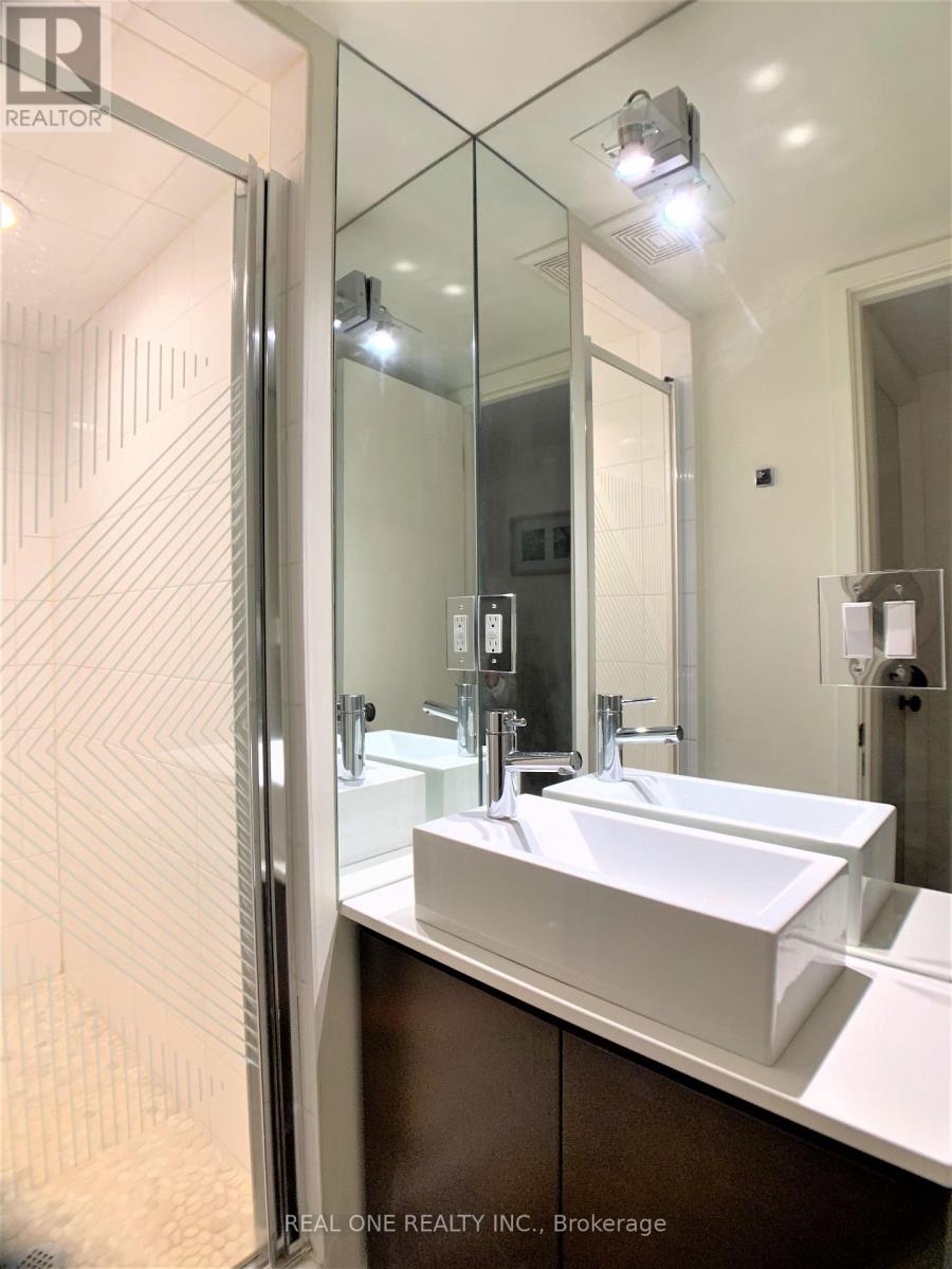 5 Dunlace Drive, Toronto, Ontario  M2L 2R8 - Photo 30 - C13240864