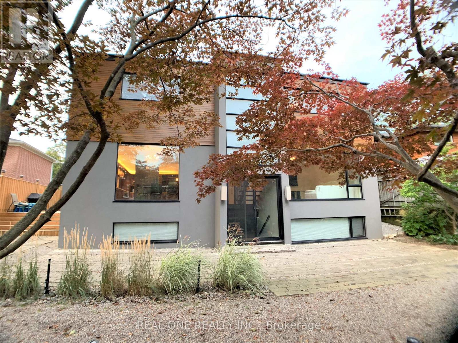 5 Dunlace Drive, Toronto, Ontario  M2L 2R8 - Photo 32 - C13240864