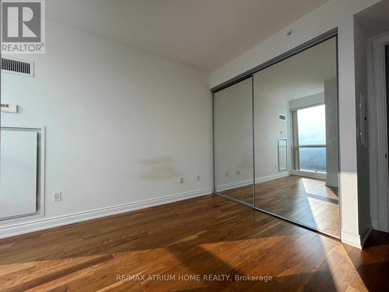7010 - 388 Yonge Street, Toronto, Ontario  M5B 0A4 - Photo 12 - C13240880