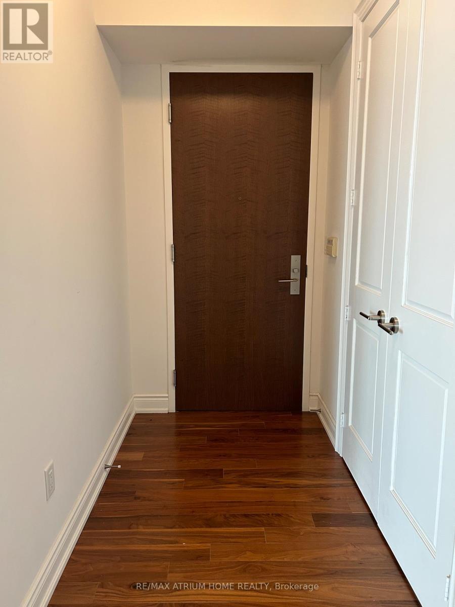 7010 - 388 Yonge Street, Toronto, Ontario  M5B 0A4 - Photo 2 - C13240880