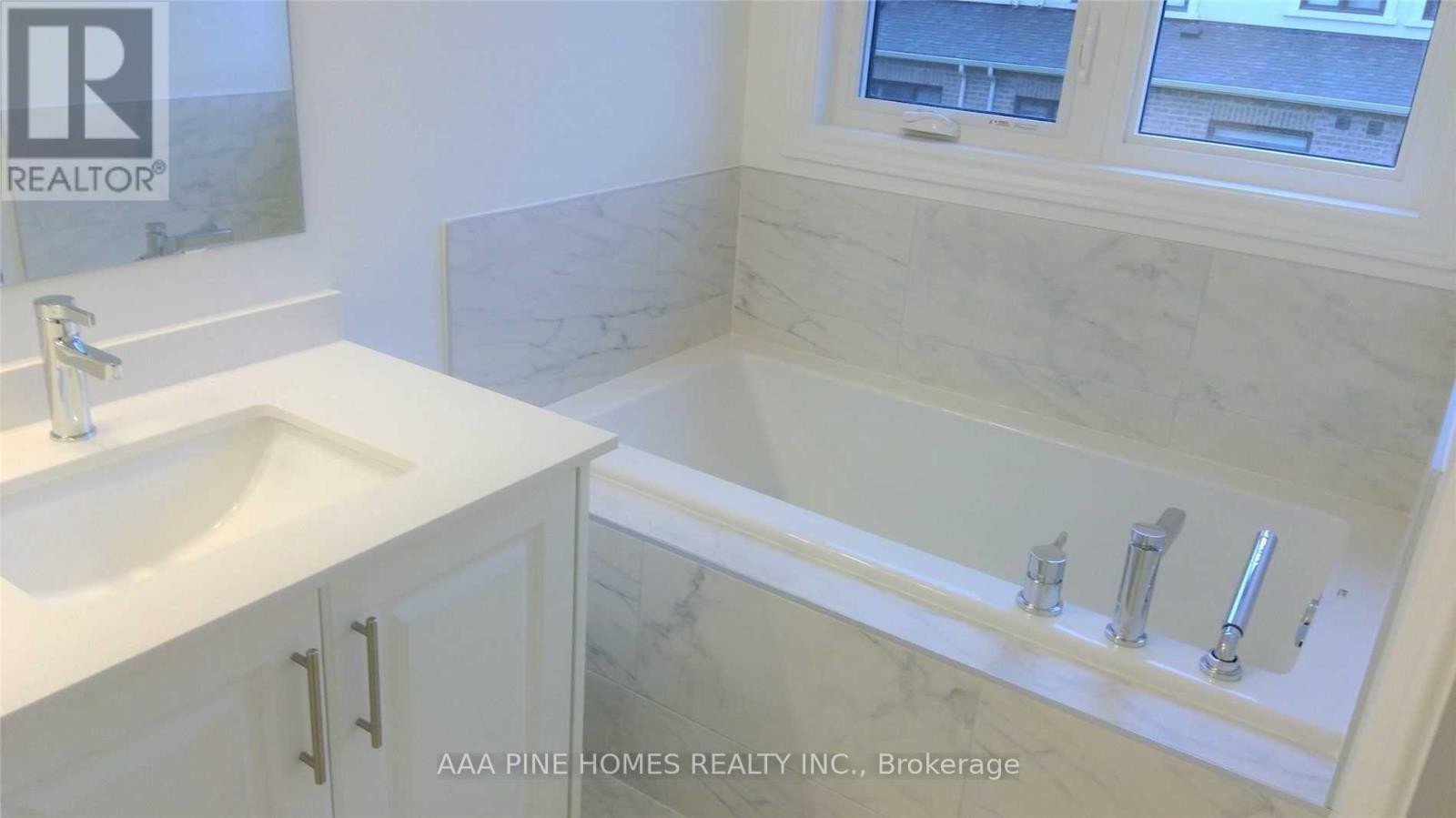 61 Laing Drive, Whitby, Ontario  L1P 0N6 - Photo 13 - E13240468