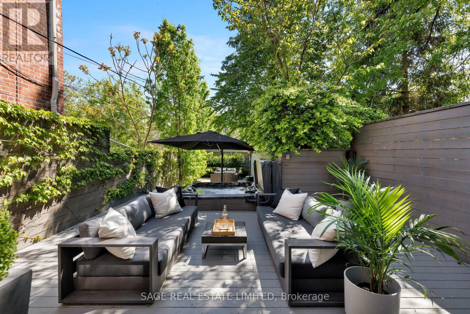 979 Broadview Avenue, Toronto, Ontario  M4K 2R9 - Photo 17 - E13240564