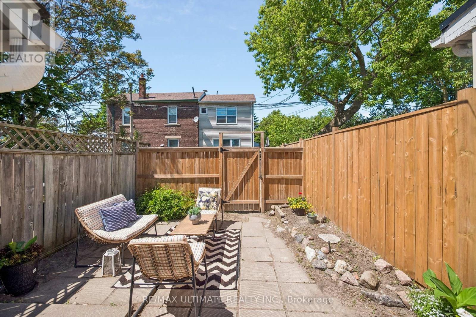 132 Hanson Street, Toronto, Ontario  M4C 1A4 - Photo 30 - E13240786