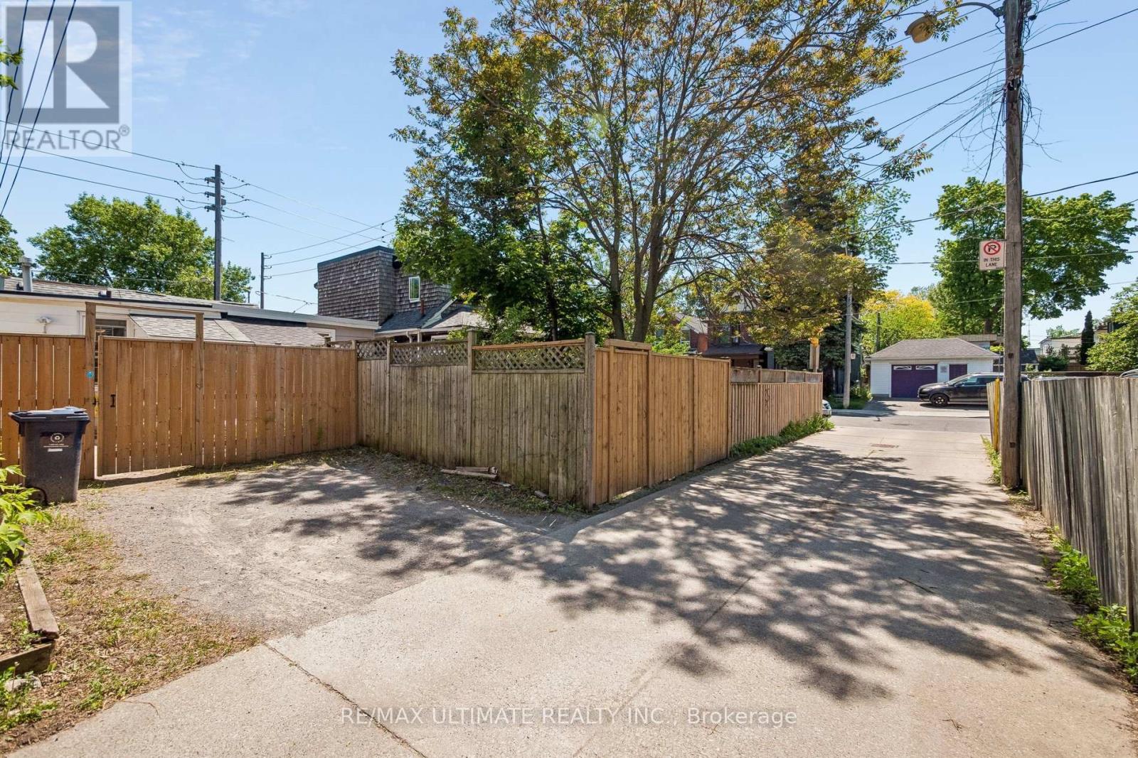 132 Hanson Street, Toronto, Ontario  M4C 1A4 - Photo 36 - E13240786