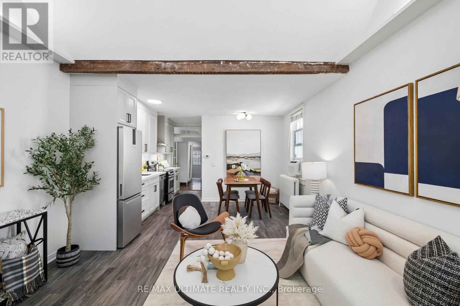 132 Hanson Street, Toronto, Ontario  M4C 1A4 - Photo 4 - E13240786