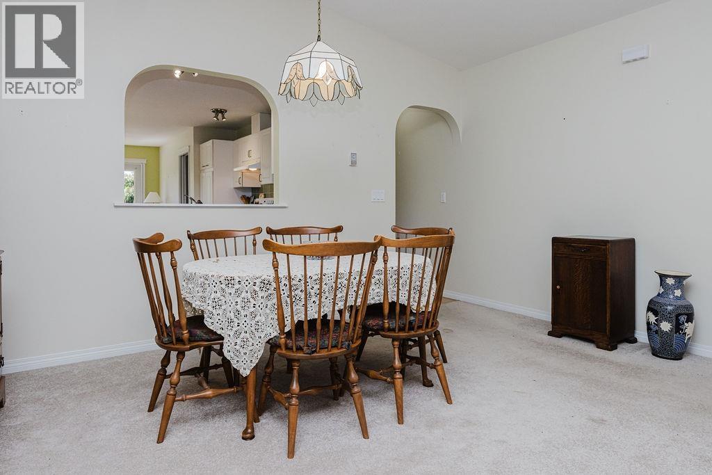 6317 Williams Place, Sechelt, British Columbia  V7Z 0M6 - Photo 10 - R3132152