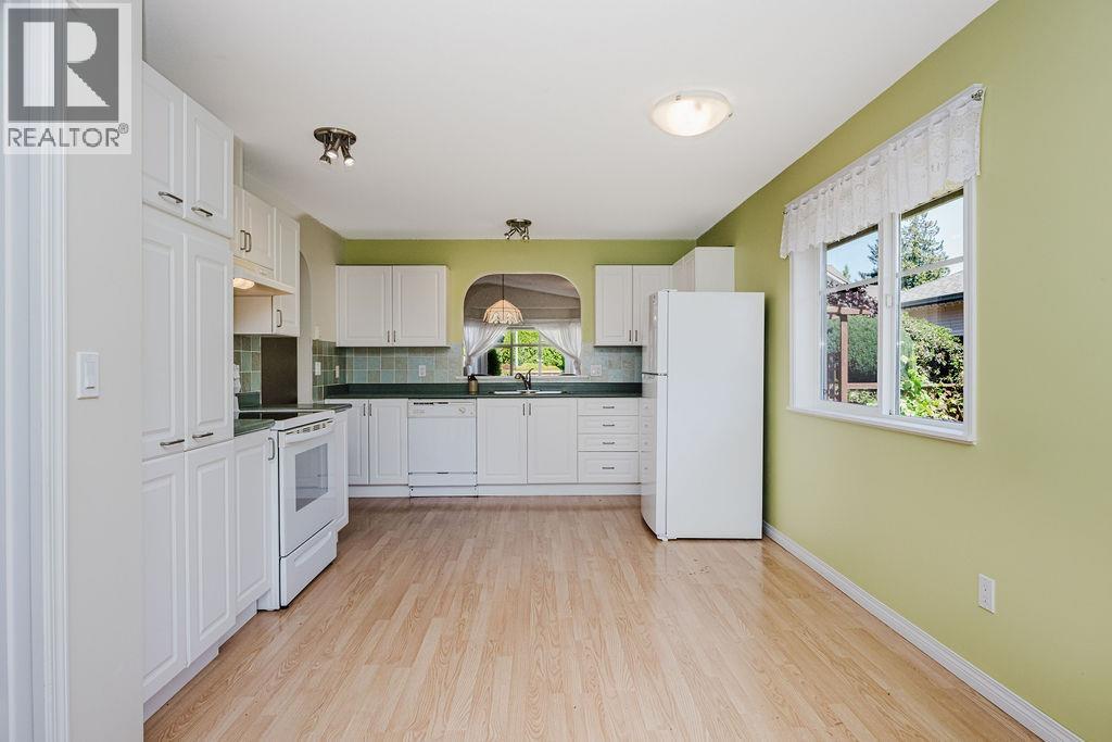6317 Williams Place, Sechelt, British Columbia  V7Z 0M6 - Photo 14 - R3132152