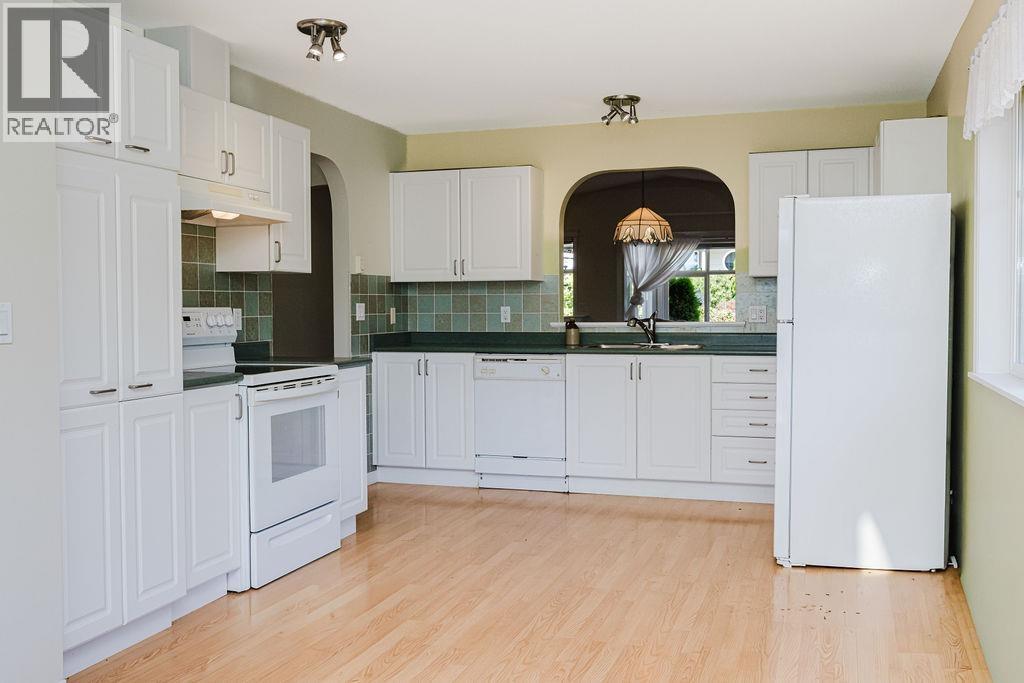 6317 Williams Place, Sechelt, British Columbia  V7Z 0M6 - Photo 15 - R3132152