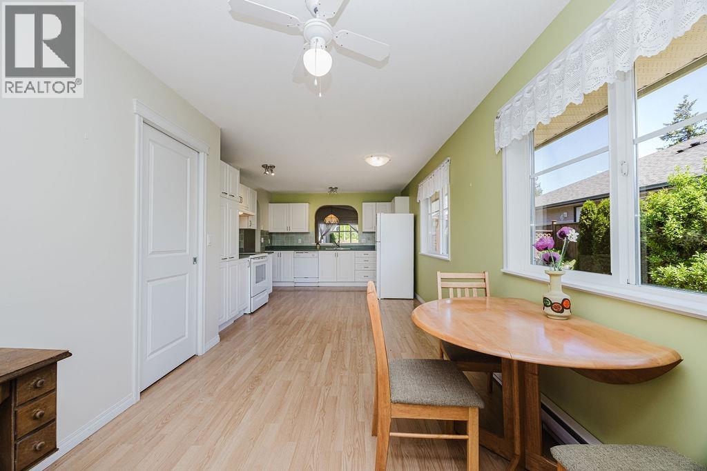 6317 Williams Place, Sechelt, British Columbia  V7Z 0M6 - Photo 17 - R3132152