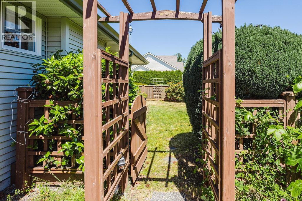 6317 Williams Place, Sechelt, British Columbia  V7Z 0M6 - Photo 25 - R3132152