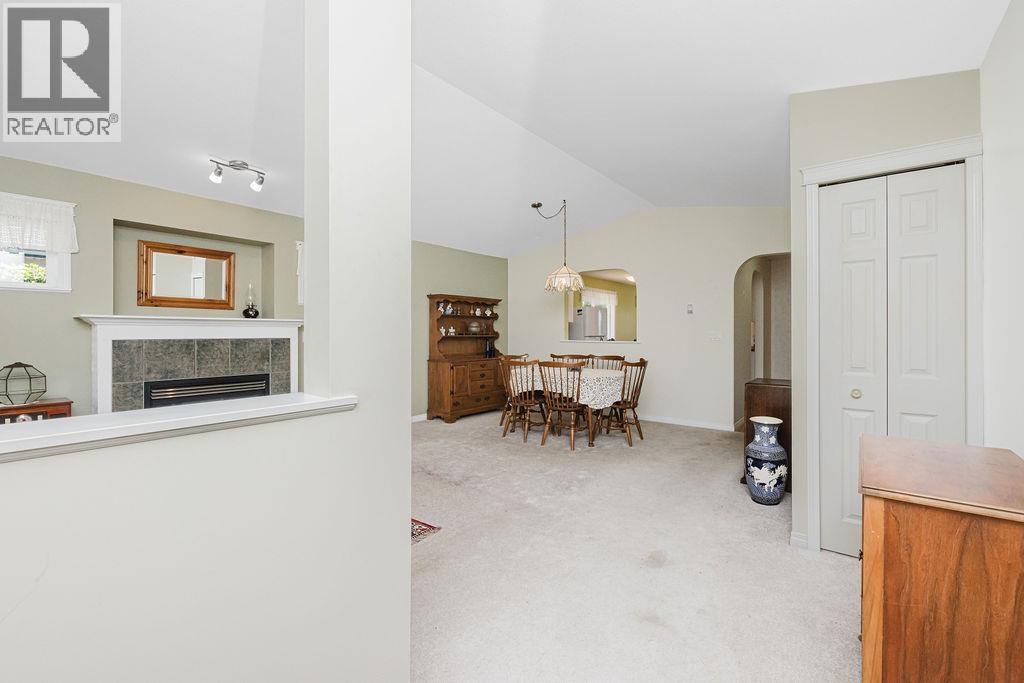 6317 Williams Place, Sechelt, British Columbia  V7Z 0M6 - Photo 5 - R3132152