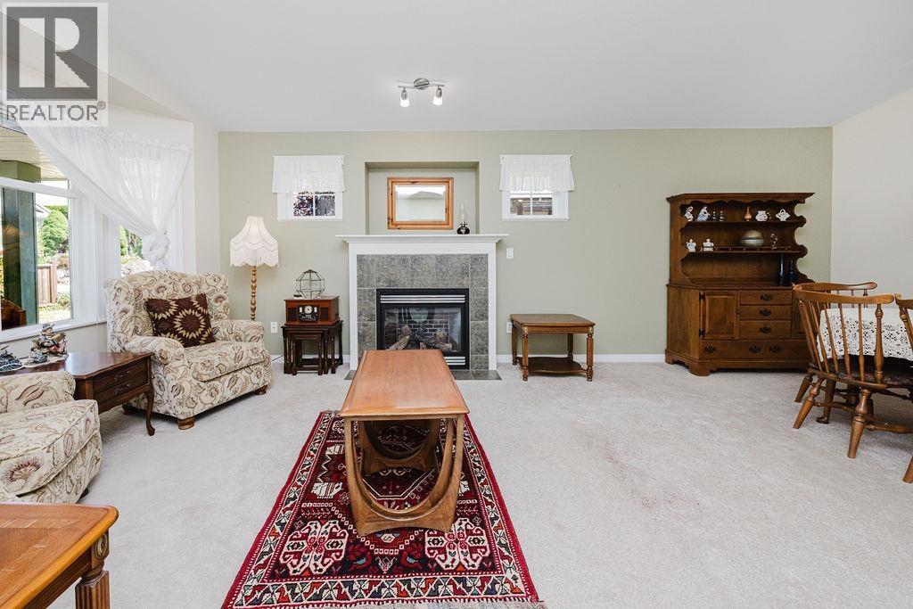 6317 Williams Place, Sechelt, British Columbia  V7Z 0M6 - Photo 6 - R3132152
