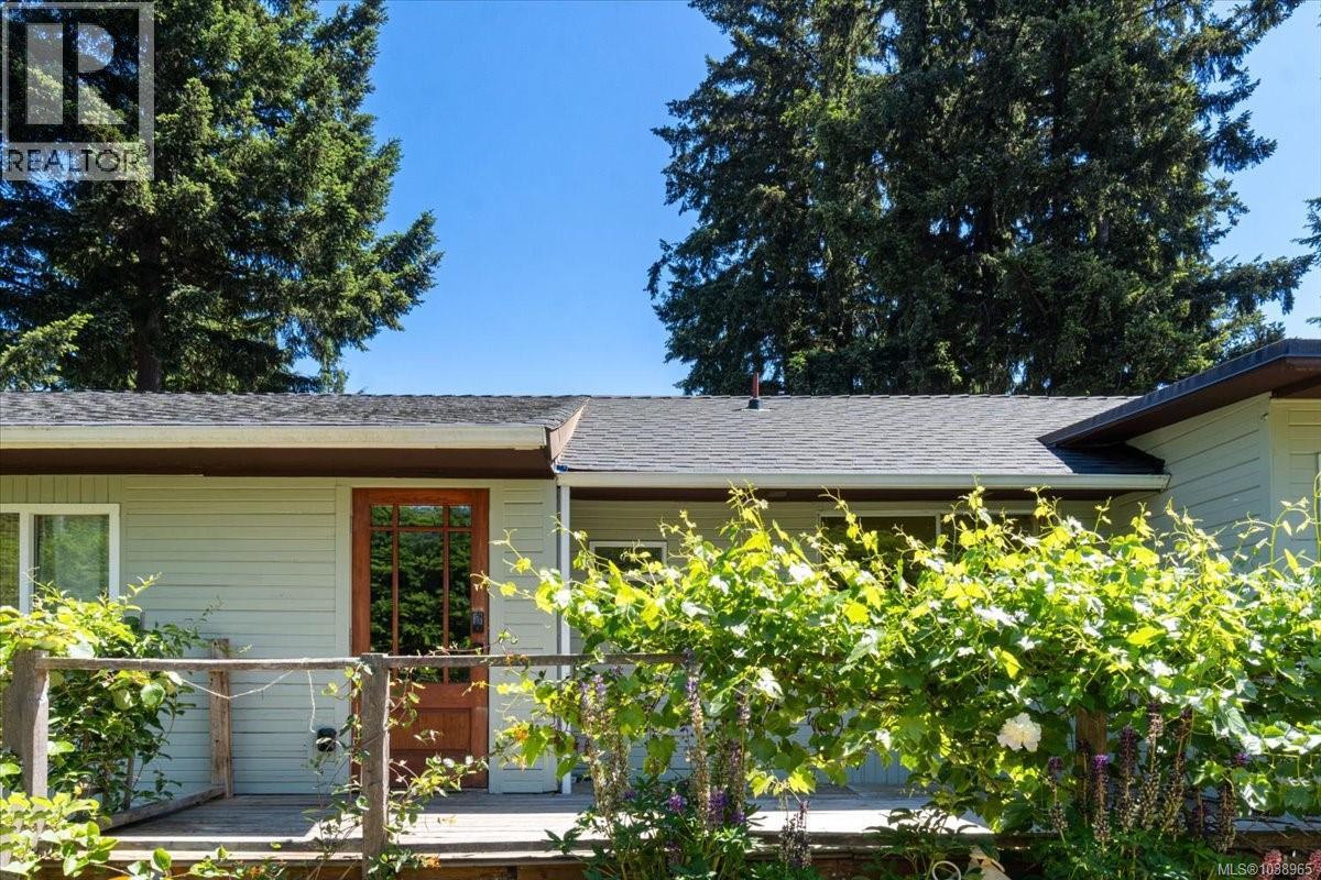 980 Poplar Way, Whiskey Creek, British Columbia V9K 1X9 - Photo 2 - 1038965