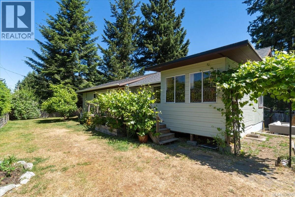 980 Poplar Way, Whiskey Creek, British Columbia V9K 1X9 - Photo 1 - 1038965