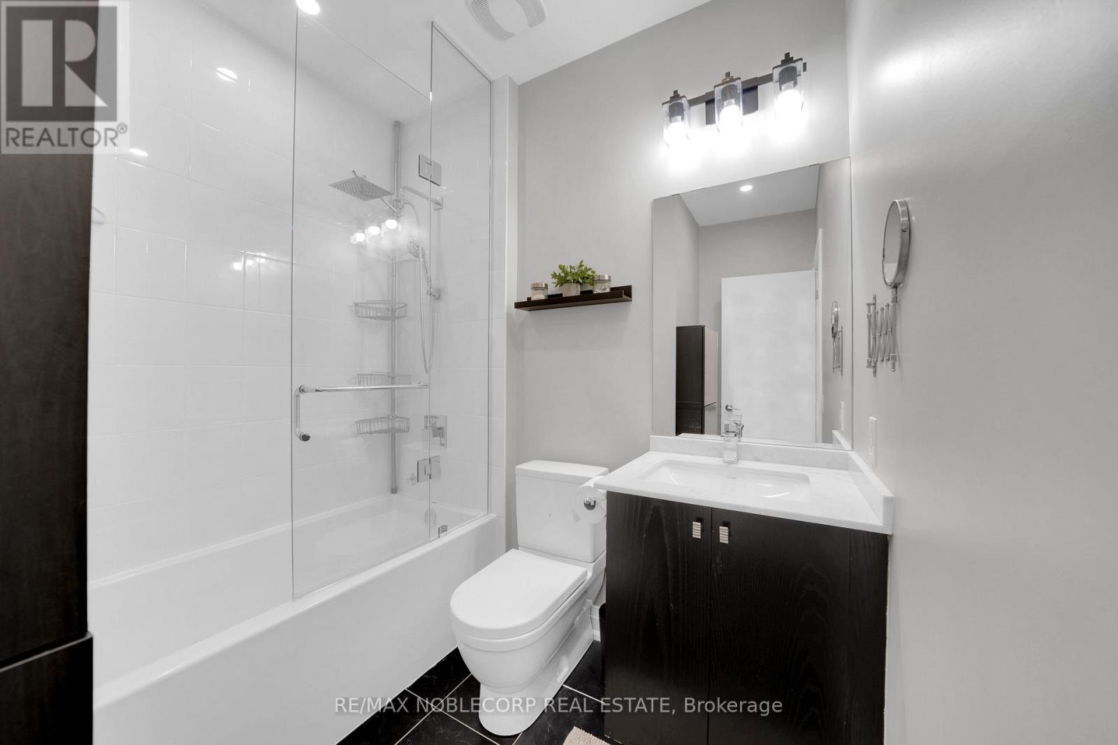 40 - 8167 Kipling Avenue, Vaughan, Ontario  L4L 0G4 - Photo 32 - N13240530