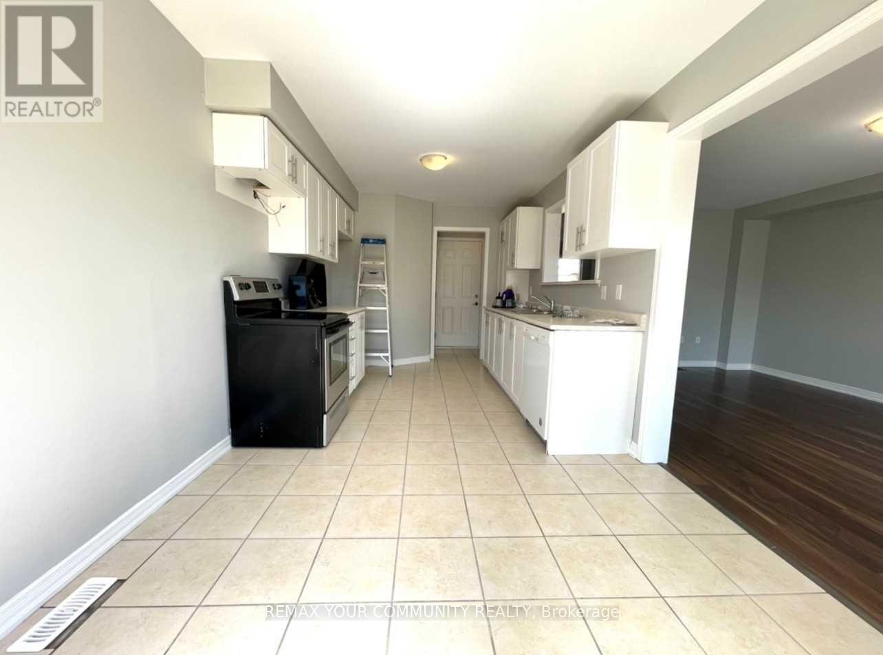 Main Floor - 1385 Hunter Street, Innisfil, Ontario  L9S 4B7 - Photo 5 - N13240532