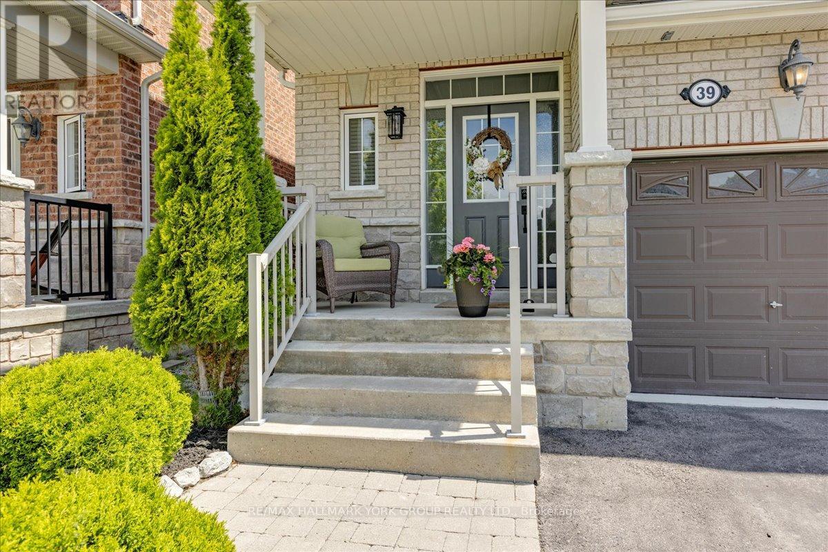 39 Prosser Crescent, Georgina, Ontario  L0E 1R0 - Photo 3 - N13240568