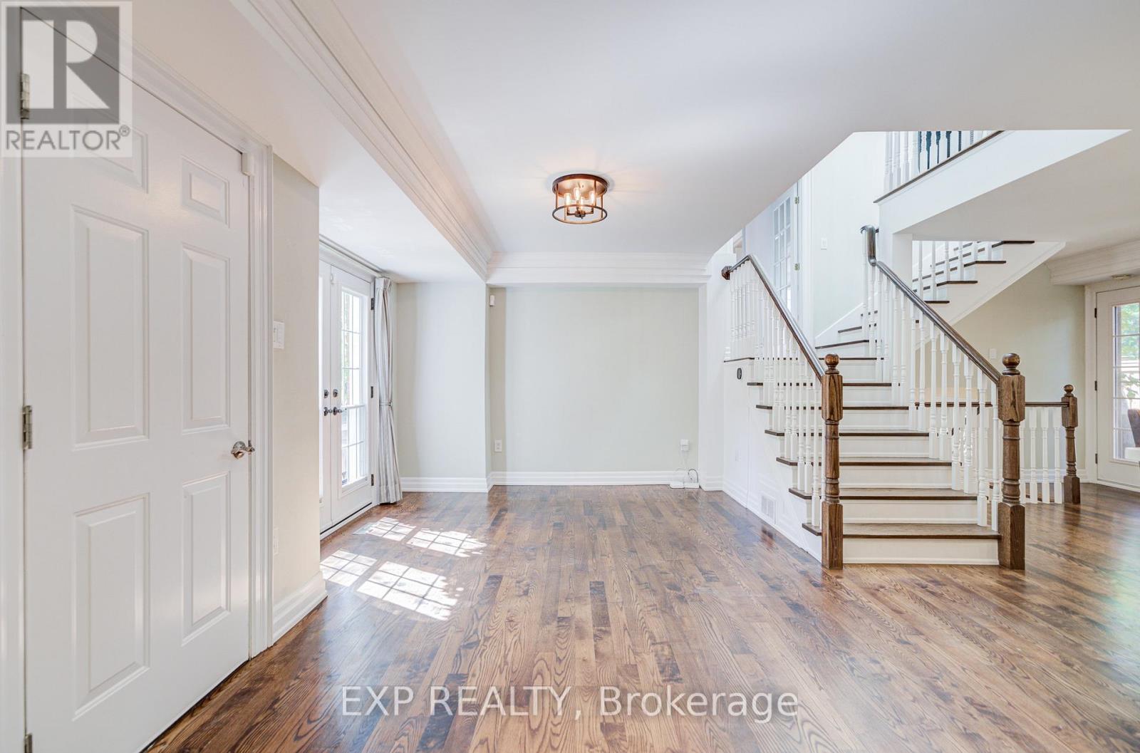 82 Derby Court, Newmarket, Ontario  L3Y 5Z9 - Photo 4 - N13240570