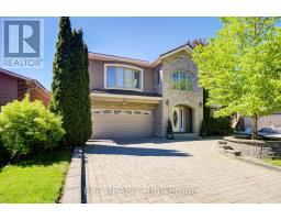 82 DERBY COURT, Newmarket, Ontario