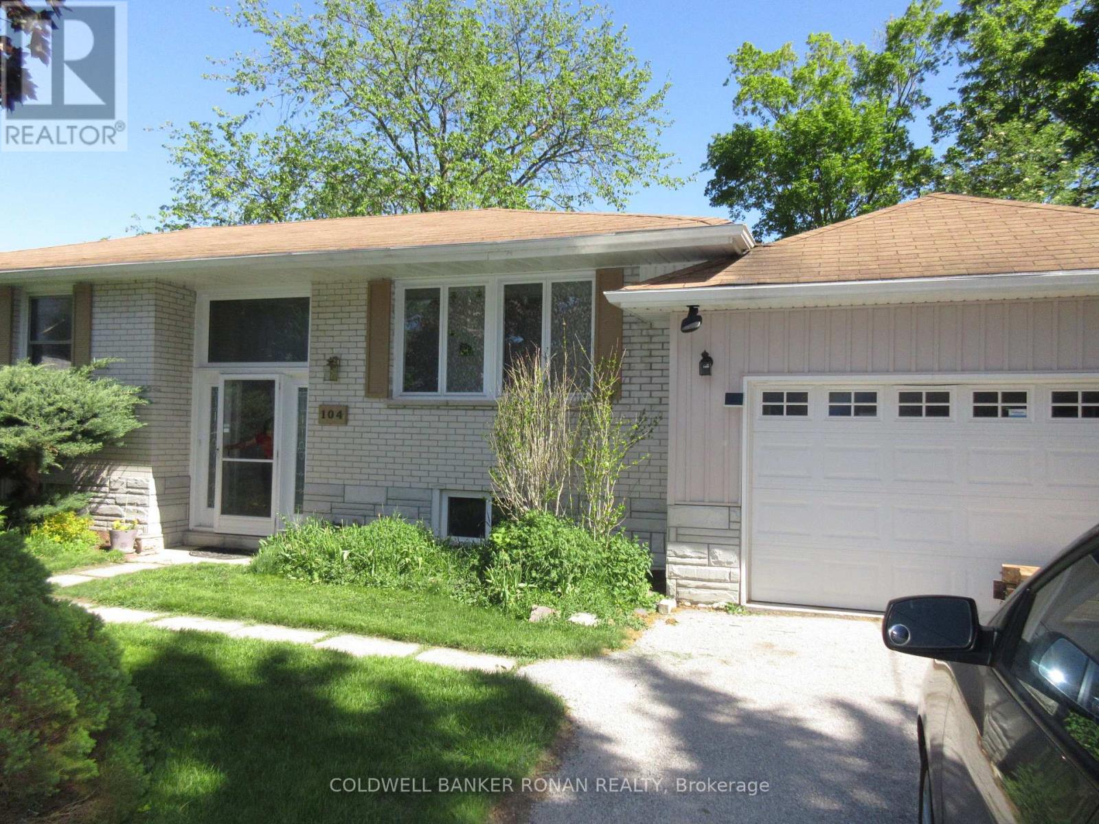 MAIN FLOOR - 104 BOYNE CRESCENT, New Tecumseth, Ontario