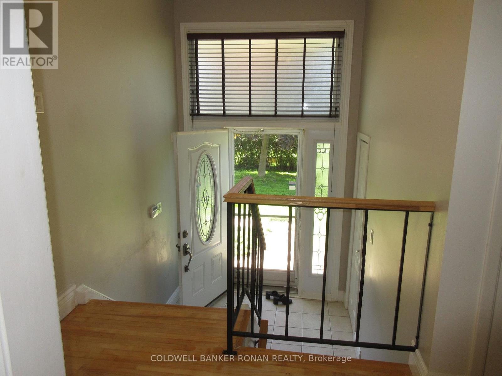 Main Floor - 104 Boyne Crescent, New Tecumseth, Ontario  L9R 1K3 - Photo 3 - N13240596