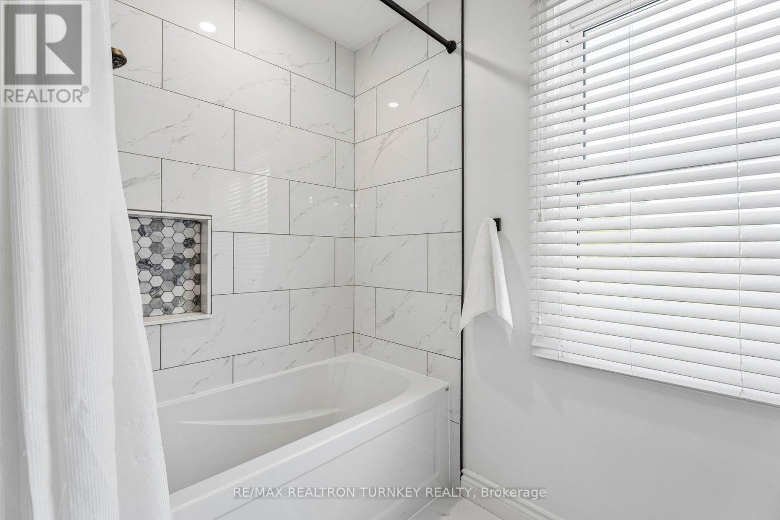 330 Bristol Road, Newmarket, Ontario  L3Y 7Z9 - Photo 28 - N13240630