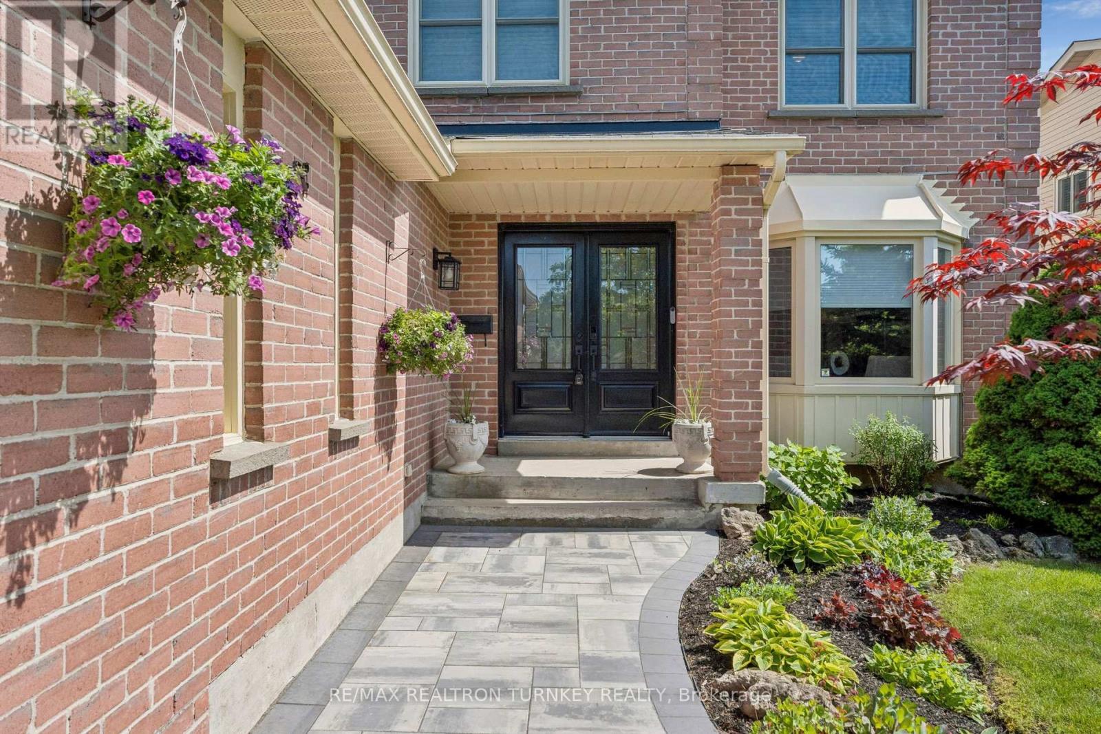 330 Bristol Road, Newmarket, Ontario  L3Y 7Z9 - Photo 3 - N13240630