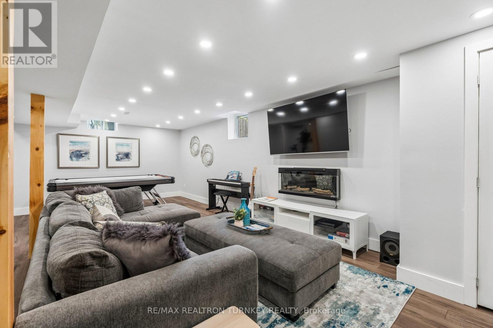 330 Bristol Road, Newmarket, Ontario  L3Y 7Z9 - Photo 32 - N13240630