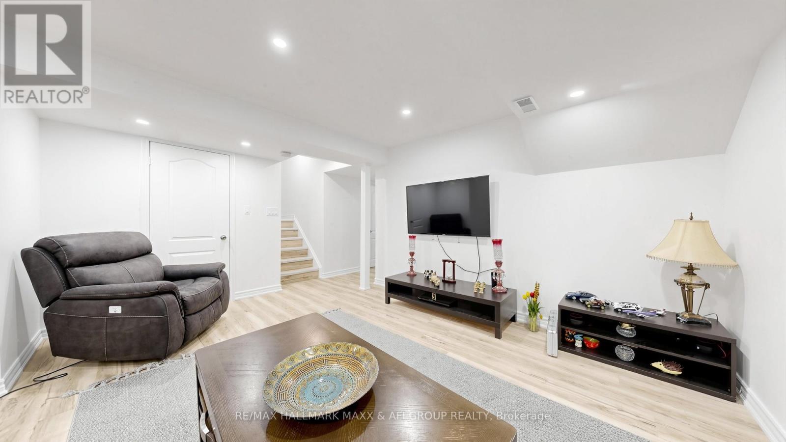 1 Vandervoort Drive, Richmond Hill, Ontario  L4E 0C6 - Photo 33 - N13240896