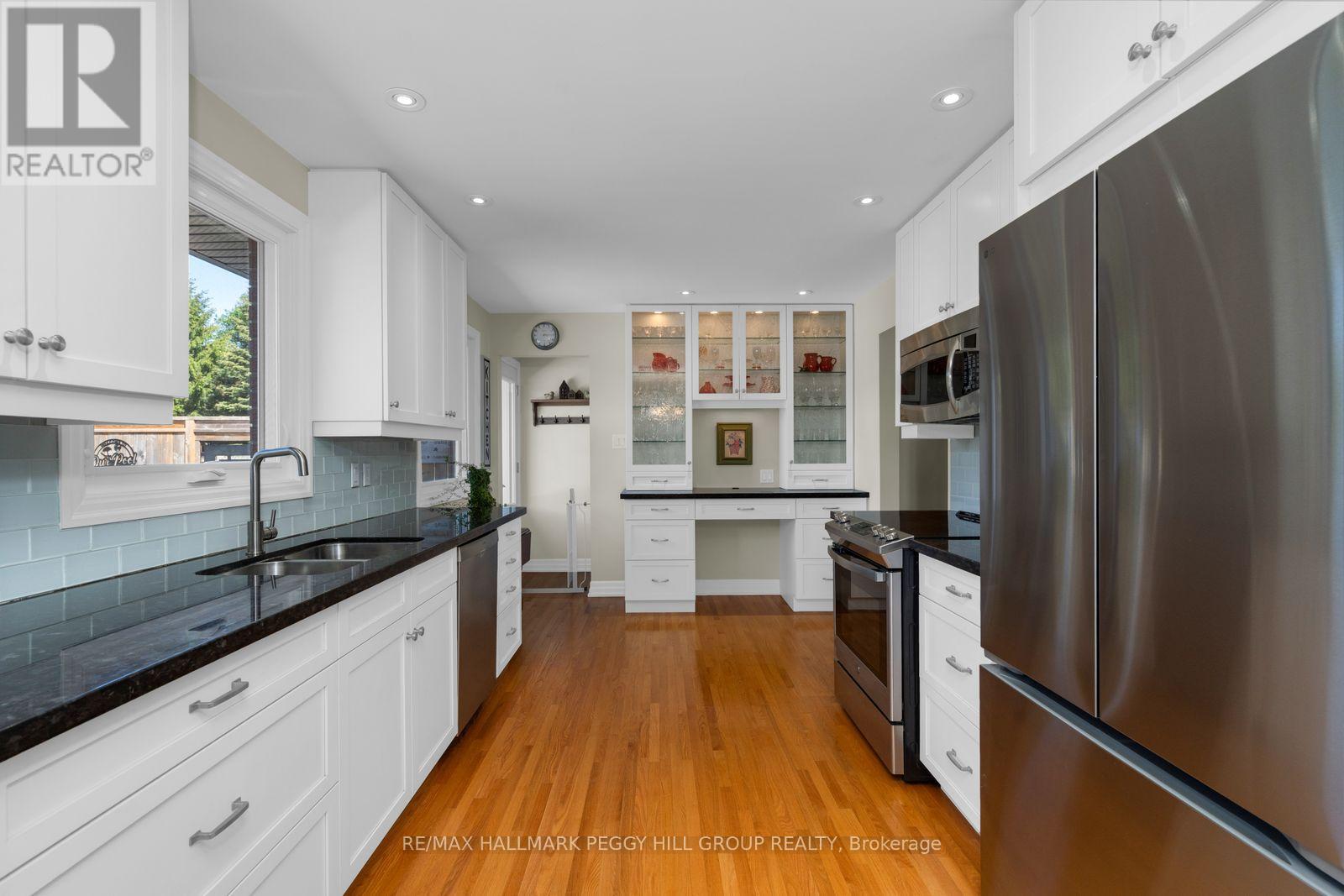 211 Dodson Road, Barrie (Painswick North), Ontario  L4N 4K2 - Photo 7 - S13240656