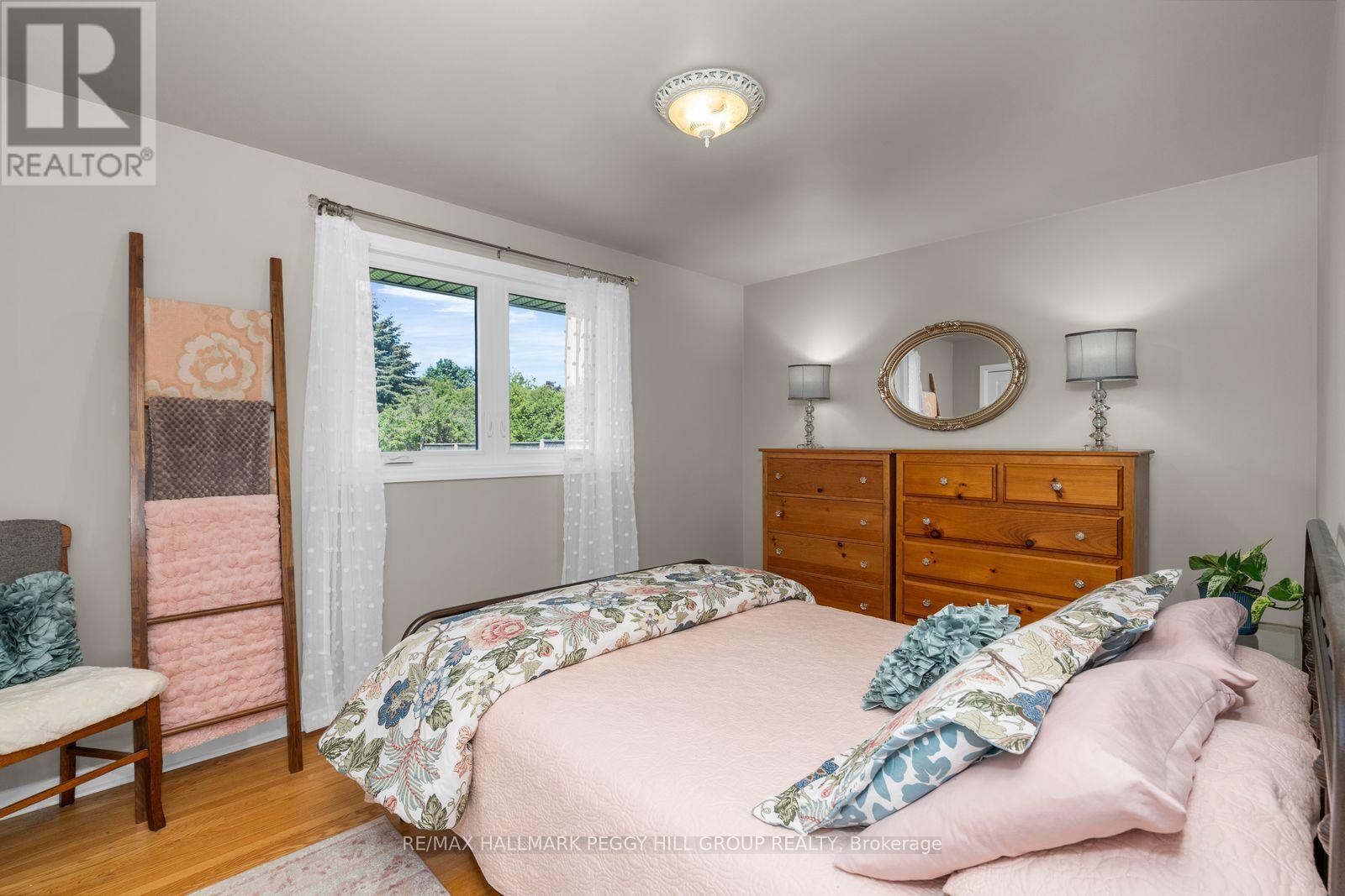 211 Dodson Road, Barrie (Painswick North), Ontario  L4N 4K2 - Photo 9 - S13240656
