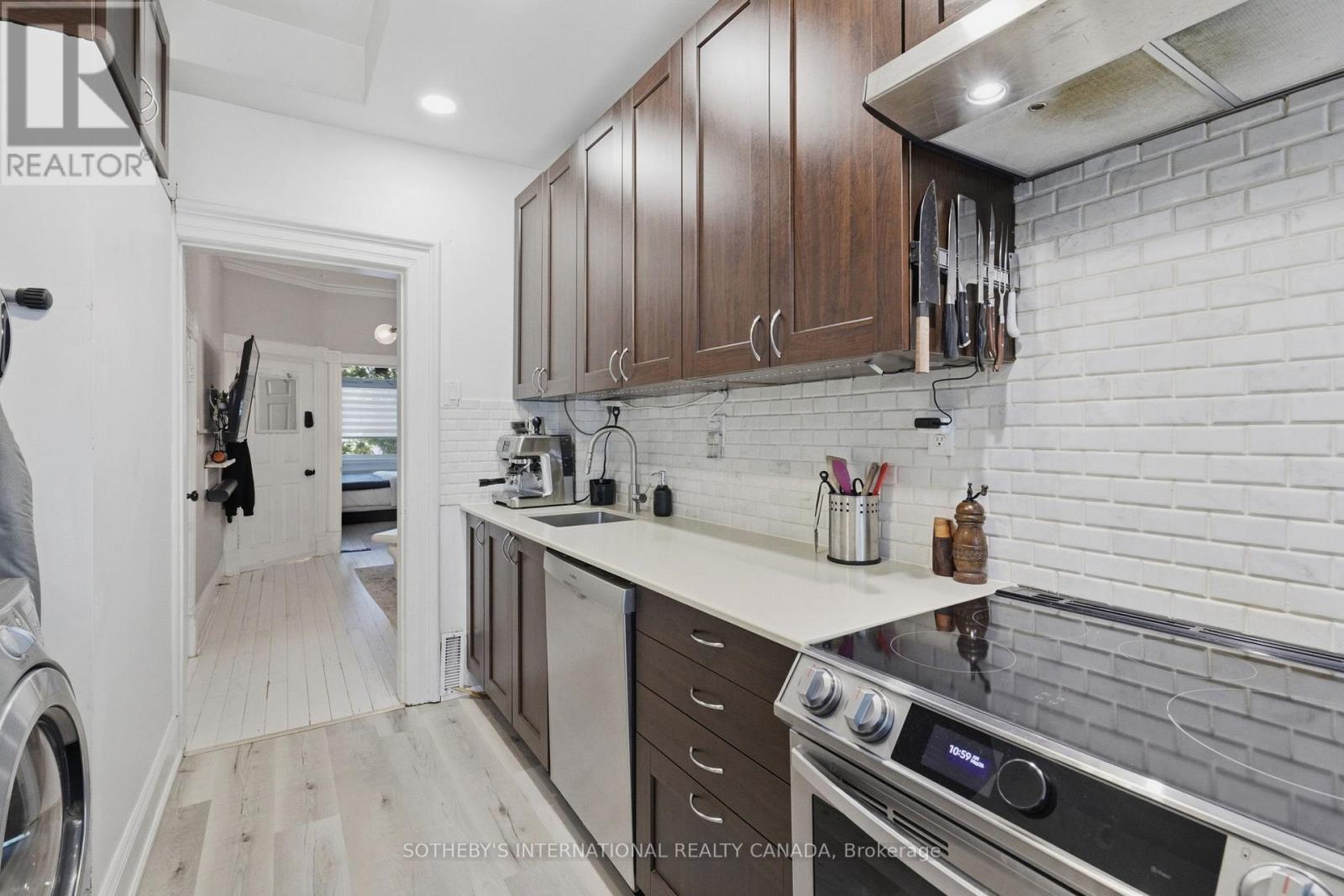 Main - 284 Euclid Avenue, Toronto, Ontario  M6J 2K2 - Photo 11 - C13240934