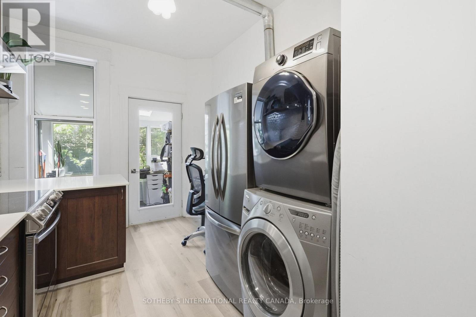 Main - 284 Euclid Avenue, Toronto, Ontario  M6J 2K2 - Photo 12 - C13240934
