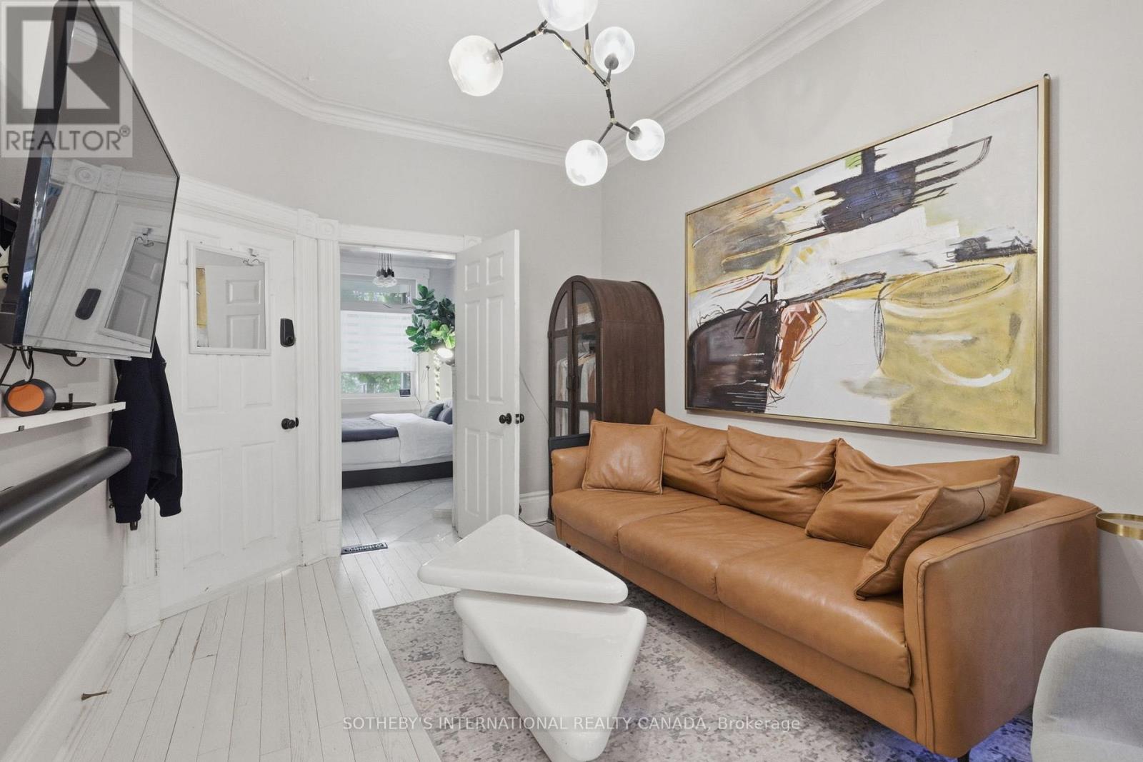 Main - 284 Euclid Avenue, Toronto, Ontario  M6J 2K2 - Photo 5 - C13240934
