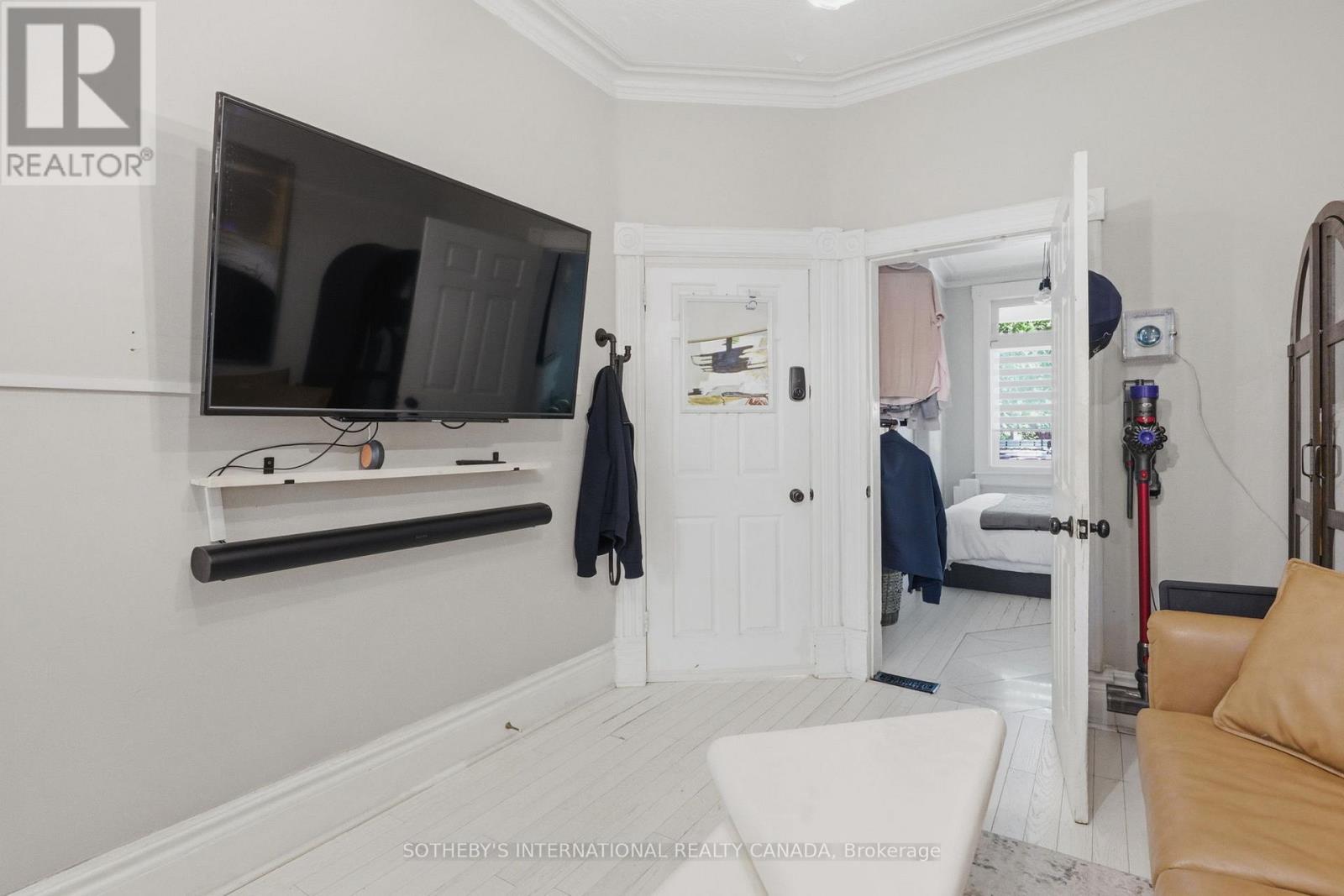 Main - 284 Euclid Avenue, Toronto, Ontario  M6J 2K2 - Photo 6 - C13240934