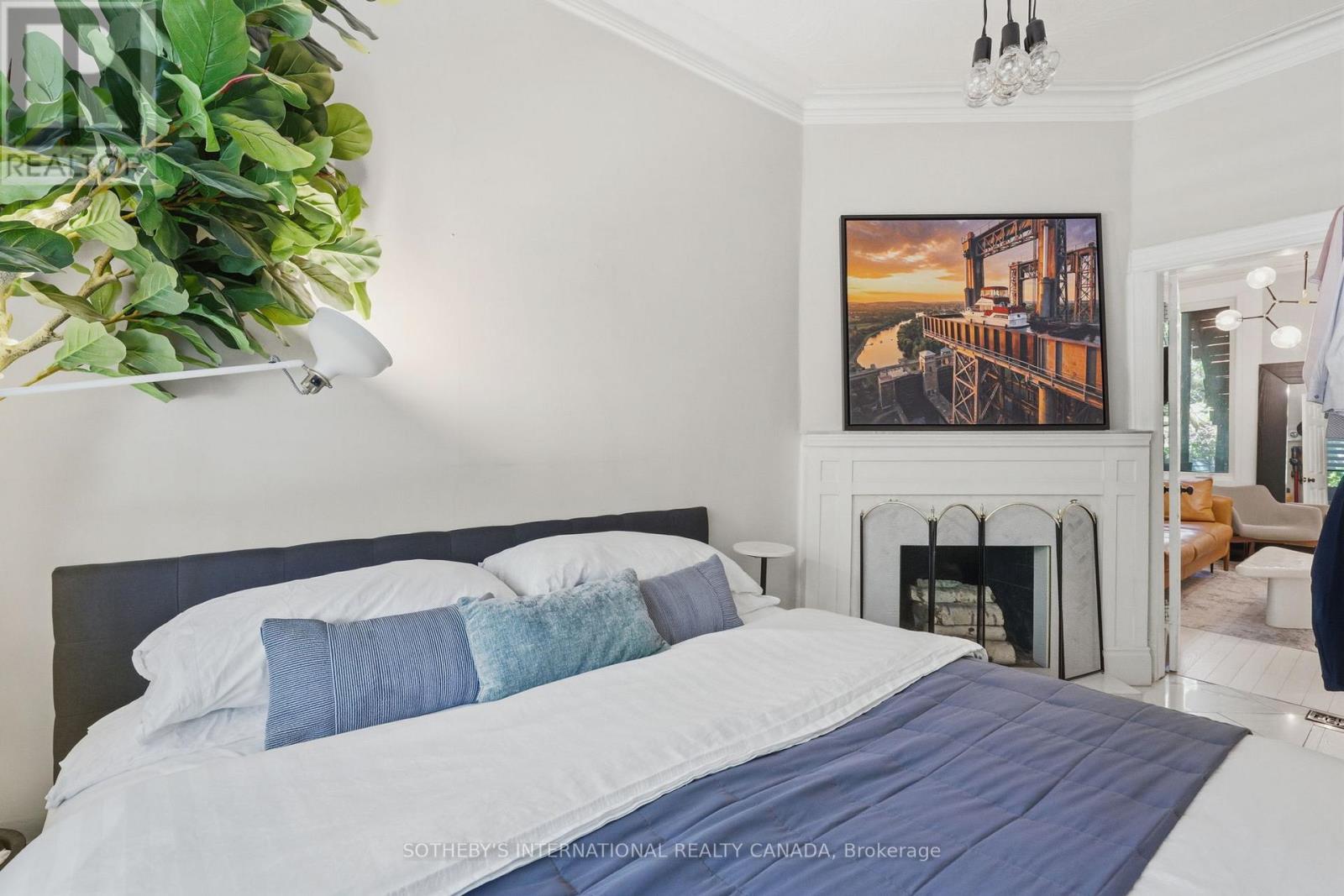 Main - 284 Euclid Avenue, Toronto, Ontario  M6J 2K2 - Photo 8 - C13240934