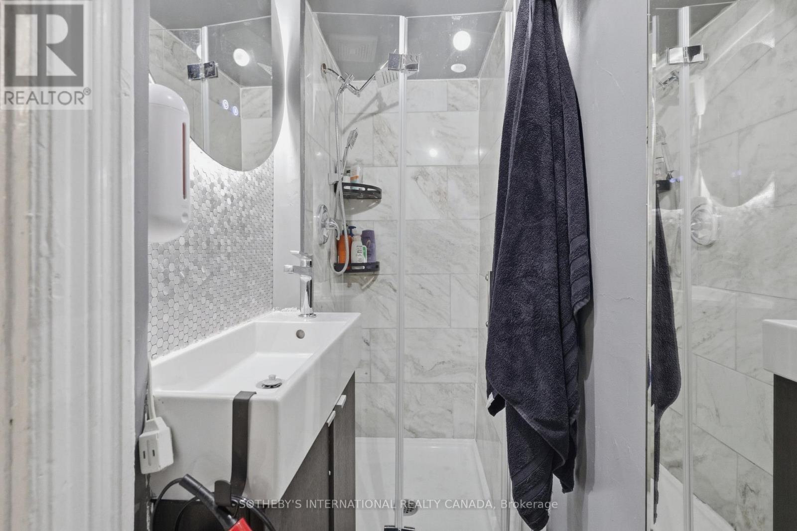 Main - 284 Euclid Avenue, Toronto, Ontario  M6J 2K2 - Photo 9 - C13240934
