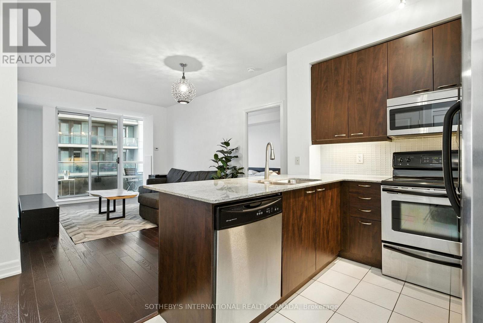 502 - 500 ST CLAIR AVENUE W, Toronto, Ontario