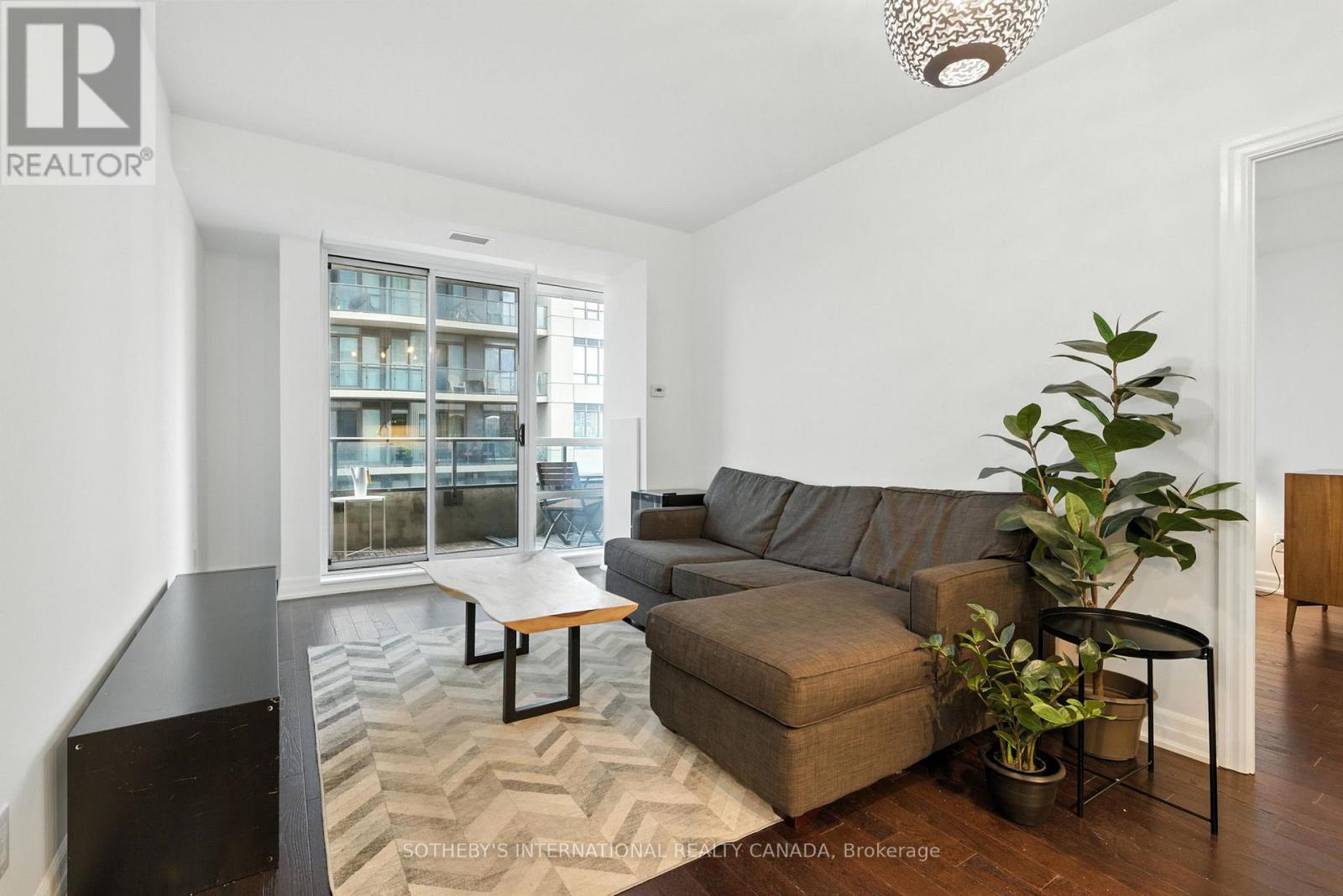 502 - 500 St Clair Avenue W, Toronto, Ontario  M6C 1A8 - Photo 4 - C13240956
